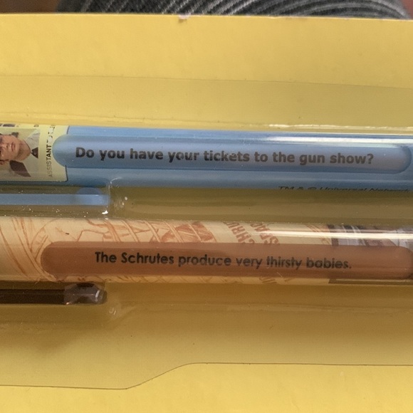 The Office magnetic dry erase memo board and set of two pens - Picture 2 of 2